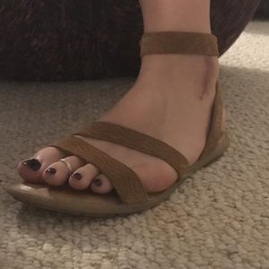 born august sandal